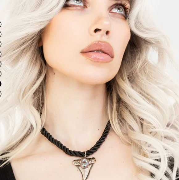 DISTURBIA "Shark Tooth" Rope Necklace - Picture 7 of 9